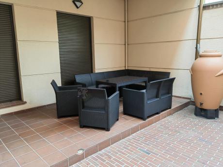 Zestaw dla 10 osób z narożnikiem Nedler VII, stołem podnoszonym i 3 fotelami - grafit