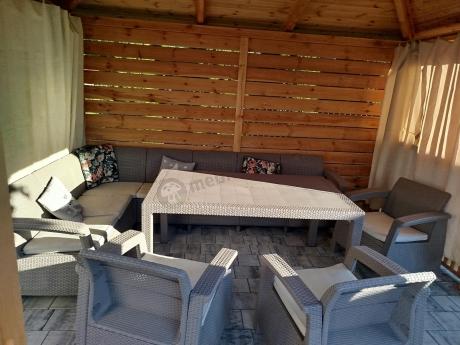 Zestaw dla 10 osób z narożnikiem, stołem obiadowym i trzema fotelami Rellme VII - cappuccino