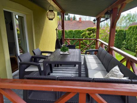 Zestaw dla 10 osób z narożnikiem, stołem obiadowym i trzema fotelami Rellme VII brązowy