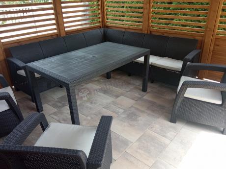 Zestaw dla 10 osób z narożnikiem, stołem obiadowym i trzema fotelami Rellme VII brązowy