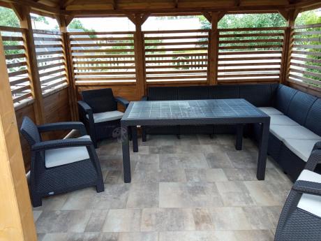 Zestaw dla 10 osób z narożnikiem, stołem obiadowym i trzema fotelami Rellme VII brązowy