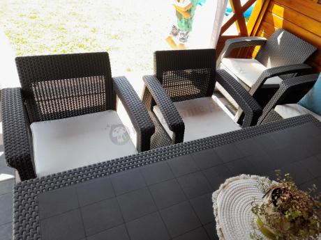 Zestaw dla 10 osób z narożnikiem, stołem obiadowym i trzema fotelami Rellme VII brązowy