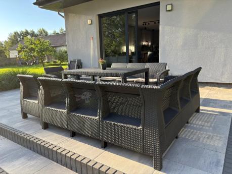 Zestaw dla 10 osób z narożnikiem, stołem obiadowym i trzema fotelami Rellme VII grafitowy