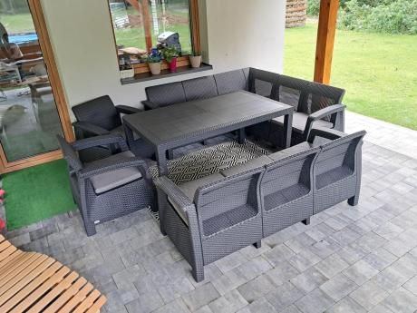 Zestaw dla 10 osób z narożnikiem, stołem obiadowym i trzema fotelami Rellme VII grafitowy