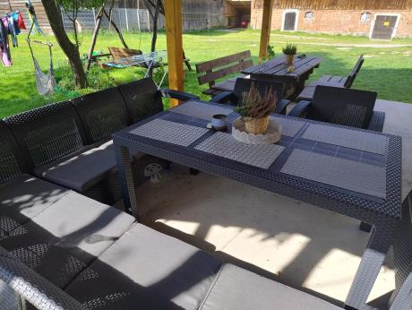 Zestaw dla 10 osób z narożnikiem, stołem obiadowym i trzema fotelami Rellme VII grafitowy