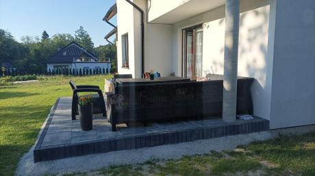 Zestaw dla 10 osób z narożnikiem, stołem obiadowym i trzema fotelami Rellme VII grafitowy