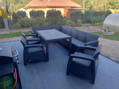 Zestaw dla 10 osób z narożnikiem, stołem obiadowym i trzema fotelami Rellme VII grafitowy