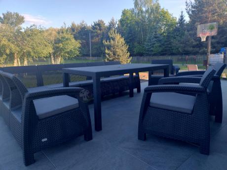 Zestaw dla 10 osób z narożnikiem, stołem obiadowym i trzema fotelami Rellme VII grafitowy