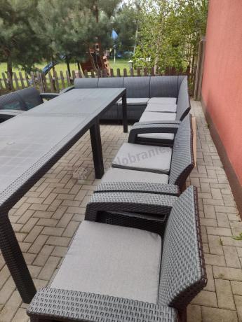 Zestaw dla 10 osób z narożnikiem, stołem obiadowym i trzema fotelami Rellme VII grafitowy