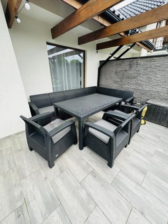 Zestaw dla 10 osób z narożnikiem, stołem obiadowym i trzema fotelami Rellme VII grafitowy