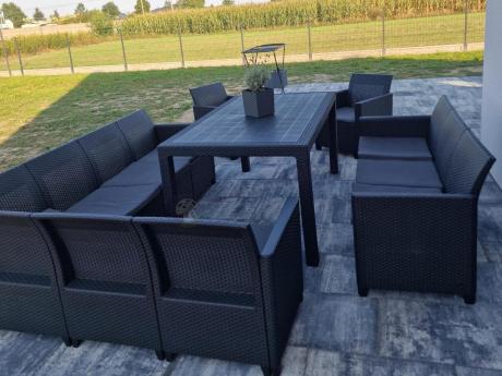 Zestaw dla 11 osób z narożnikiem Nedler VIII, trzema fotelami i stołem obiadowym - grafit