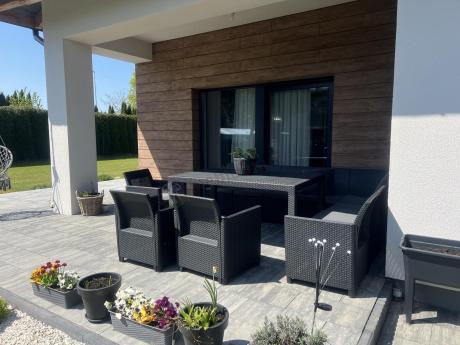 Zestaw dla 11 osób z narożnikiem Nedler VIII, trzema fotelami i stołem obiadowym - grafit