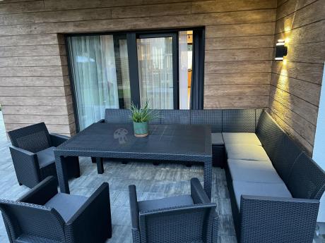 Zestaw dla 11 osób z narożnikiem Nedler VIII, trzema fotelami i stołem obiadowym - grafit