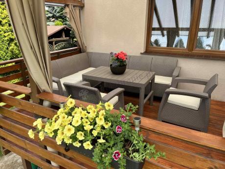 Zestaw dla 8 osób z narożnikiem, stołem podnoszonym i dwoma fotelami Relly VI capuccino