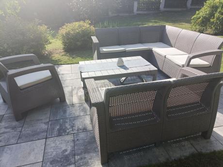 Zestaw dla 8 osób z narożnikiem, stołem podnoszonym i dwoma fotelami Relly VI capuccino