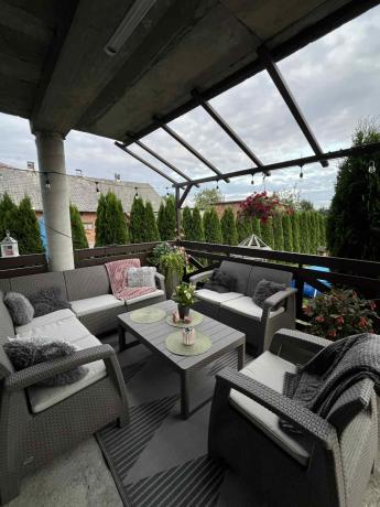 Zestaw dla 8 osób z narożnikiem, stołem podnoszonym i dwoma fotelami Relly VI capuccino