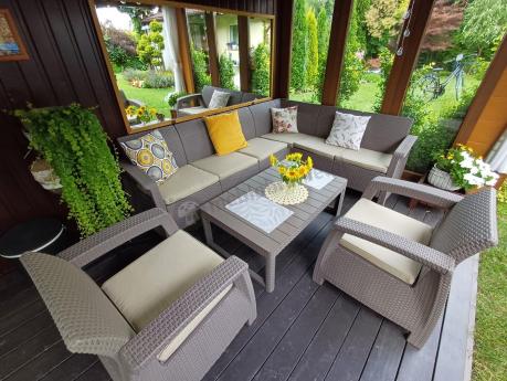 Zestaw dla 8 osób z narożnikiem, stołem podnoszonym i dwoma fotelami Relly VI capuccino