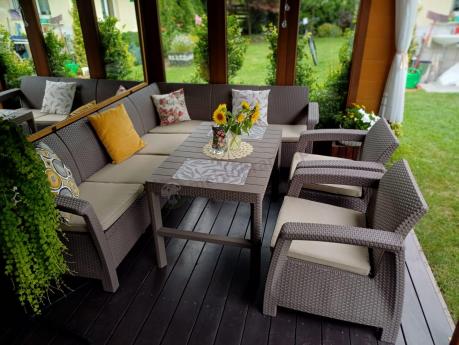 Zestaw dla 8 osób z narożnikiem, stołem podnoszonym i dwoma fotelami Relly VI capuccino