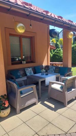 Zestaw dla 8 osób z narożnikiem, stołem podnoszonym i dwoma fotelami Relly VI capuccino