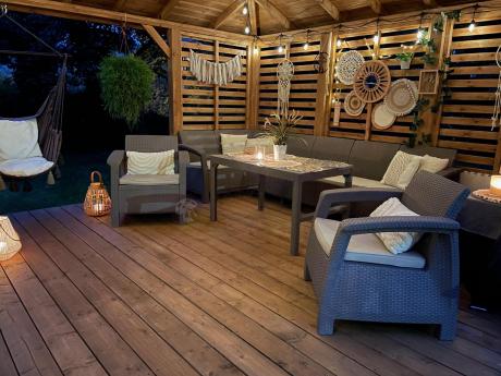 Zestaw dla 8 osób z narożnikiem, stołem podnoszonym i dwoma fotelami Relly VI capuccino