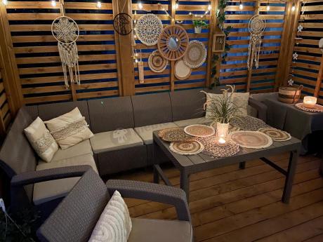 Zestaw dla 8 osób z narożnikiem, stołem podnoszonym i dwoma fotelami Relly VI capuccino