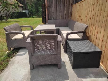 Zestaw dla 8 osób z narożnikiem, stołem podnoszonym i dwoma fotelami Relly VI capuccino