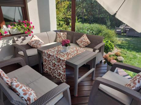 Zestaw dla 8 osób z narożnikiem, stołem podnoszonym i dwoma fotelami Relly VI capuccino