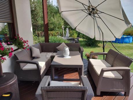 Zestaw dla 8 osób z narożnikiem, stołem podnoszonym i dwoma fotelami Relly VI capuccino