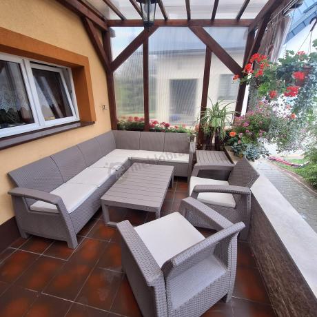 Zestaw dla 8 osób z narożnikiem, stołem podnoszonym i dwoma fotelami Relly VI capuccino