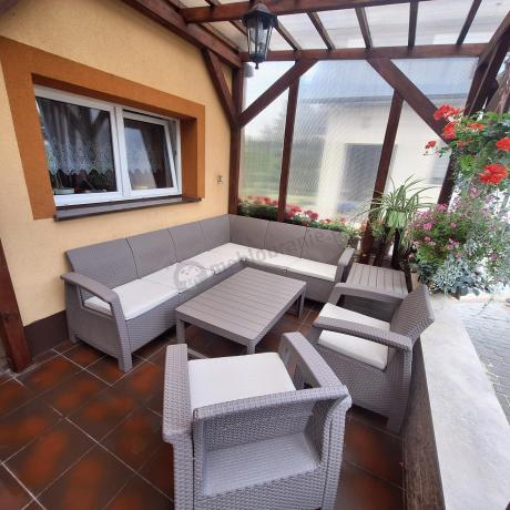 Zestaw dla 8 osób z narożnikiem, stołem podnoszonym i dwoma fotelami Relly VI capuccino