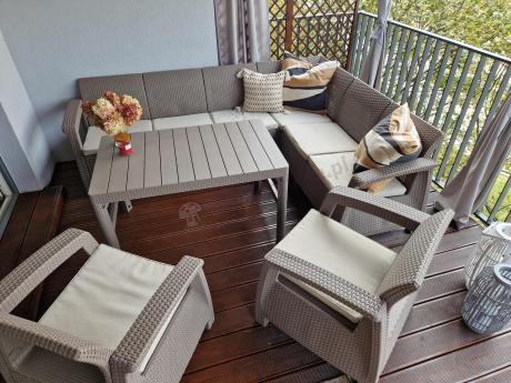 Zestaw dla 8 osób z narożnikiem, stołem podnoszonym i dwoma fotelami Relly VI capuccino