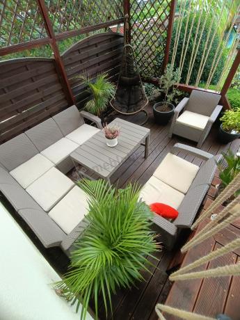 Zestaw dla 8 osób z narożnikiem, stołem podnoszonym i dwoma fotelami Relly VI capuccino