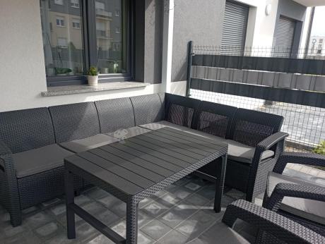 Zestaw dla 8 osób z narożnikiem, stołem podnoszonym i dwoma fotelami Relly VI grafit