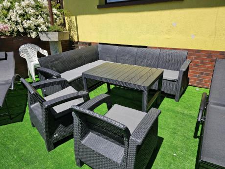 Zestaw dla 8 osób z narożnikiem, stołem podnoszonym i dwoma fotelami Relly VI grafit