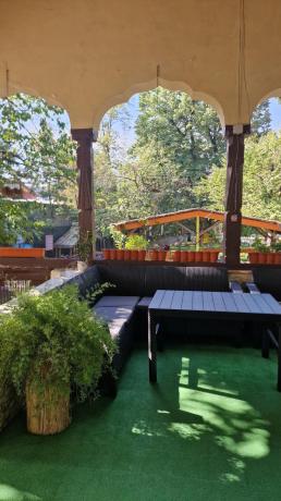 Zestaw dla 8 osób z narożnikiem, stołem podnoszonym i dwoma fotelami Relly VI grafit