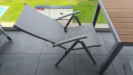 Zestaw mebli na taras ze stołem obiadowym i składanymi krzesłami - Kanbery Wood Silver 6+1