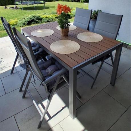 Zestaw mebli na taras ze stołem obiadowym i składanymi krzesłami - Kanbery Wood Silver 6+1