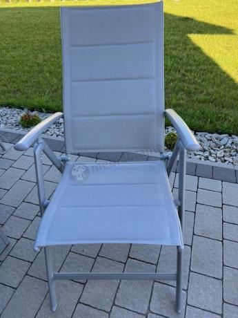 Zestaw mebli na taras ze stołem obiadowym i składanymi krzesłami - Kanbery Wood Silver 6+1