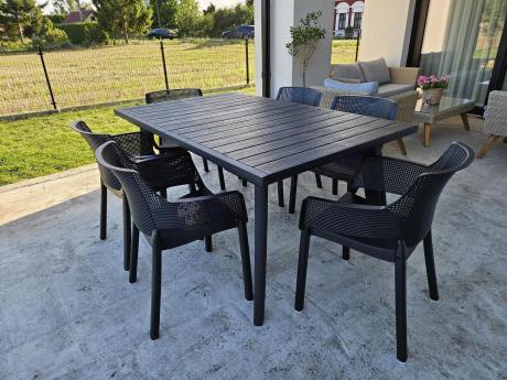 Zestaw mebli obiadowych dla 10 osób Kantara Modern z rozkładanym stołem 160-240 cm i 10 sztaplowanymi krzesłami