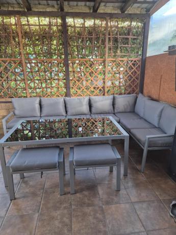 Zestaw mebli ogrodowych metalowych ze stołem 160cm i pufami Sodor Corner XXL - Silver