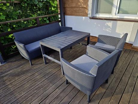 zestaw ogrodowy na nóżkach