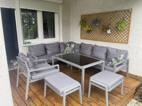 Zestaw mebli ogrodowych z narożnikiem modułowym, fotelem i pufami - Sodor Corner XL - Silver