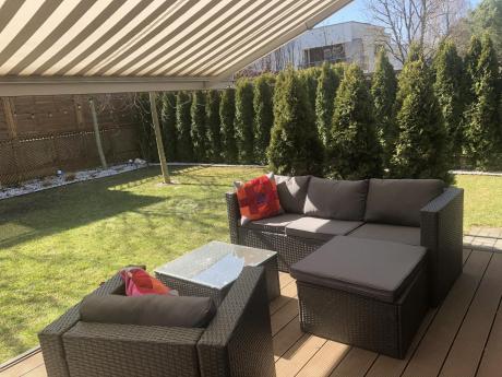 Ciemnoszary zestaw mebli ogrodowych ze stolikiem kawowym