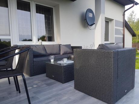 Ciemnoszary zestaw mebli ogrodowych ze stolikiem kawowym