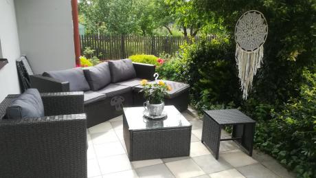 Ciemnoszary zestaw mebli ogrodowych ze stolikiem kawowym