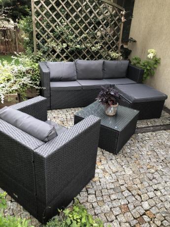 Ciemnoszary zestaw mebli ogrodowych ze stolikiem kawowym