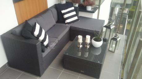 Ciemnoszary zestaw mebli ogrodowych ze stolikiem kawowym