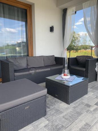 Ciemnoszary zestaw mebli ogrodowych ze stolikiem kawowym