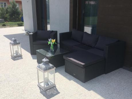 Ciemnoszary zestaw mebli ogrodowych ze stolikiem kawowym