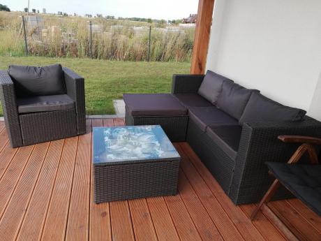 Ciemnoszary zestaw mebli ogrodowych ze stolikiem kawowym